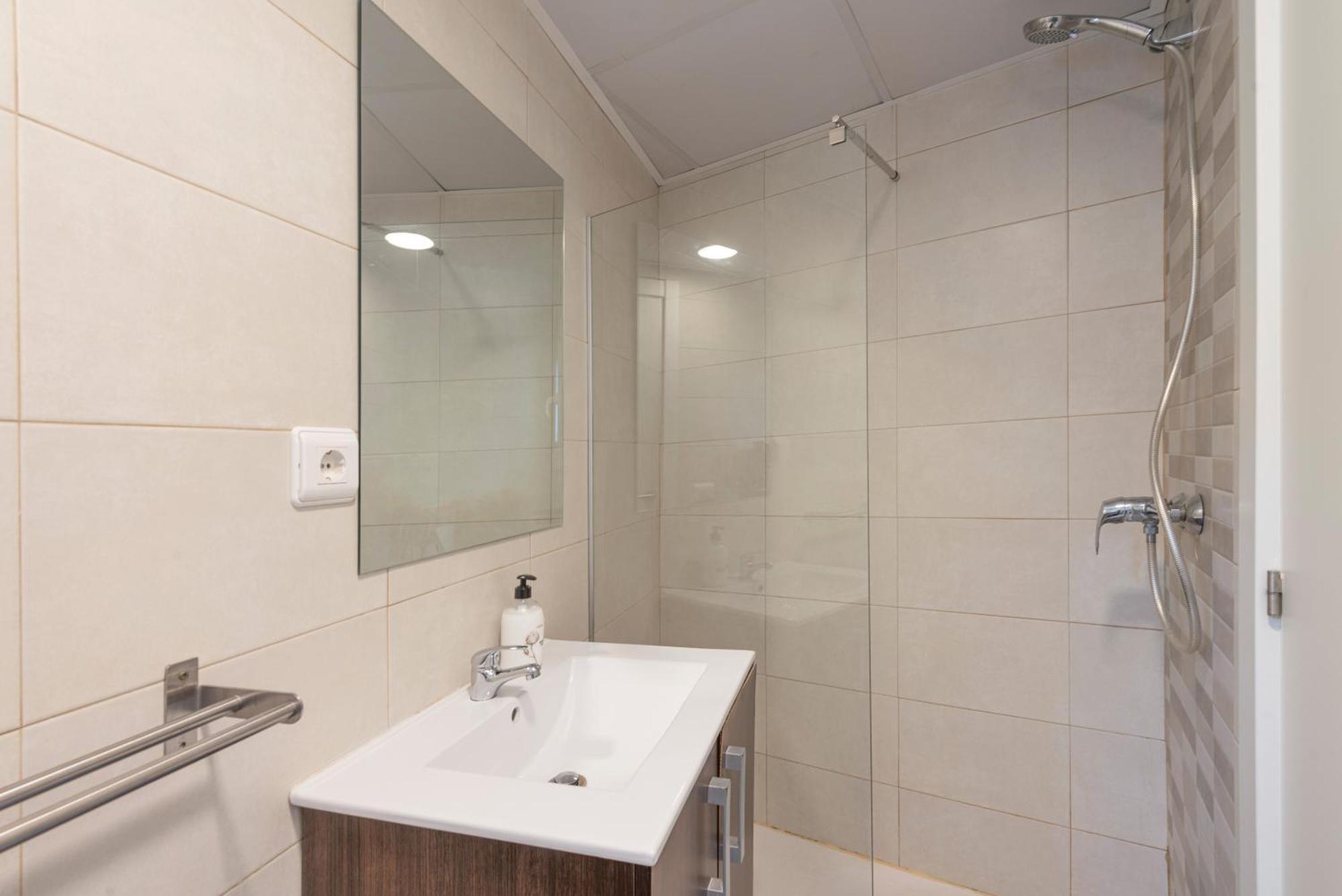 Beetroot, Jedes Zimmer Verfuegt Ueber Smart Tv , Eigenes Bad Mit Regendusche Und Balkon Llucmajor  Εξωτερικό φωτογραφία